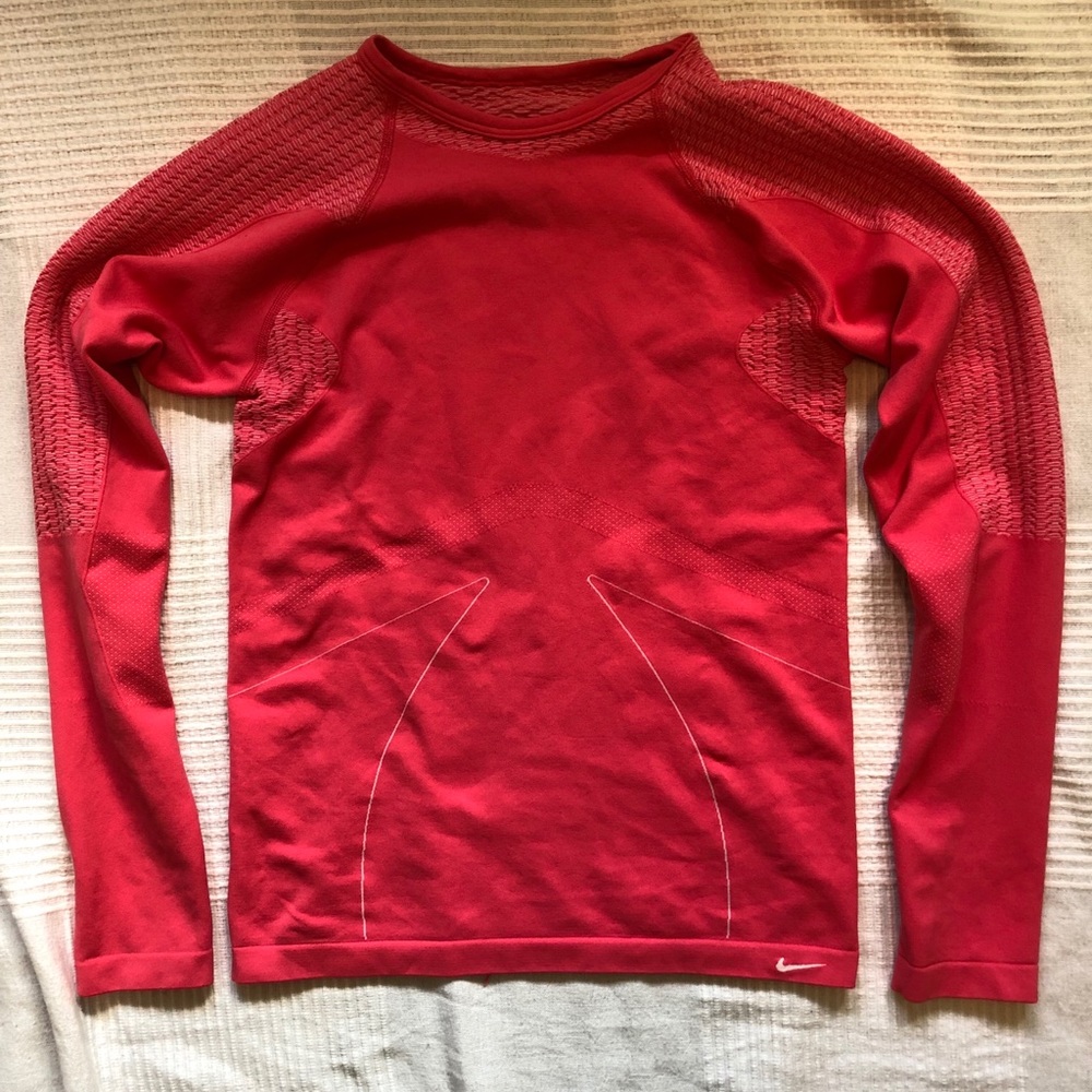 Women’s nike long sleeve workout top